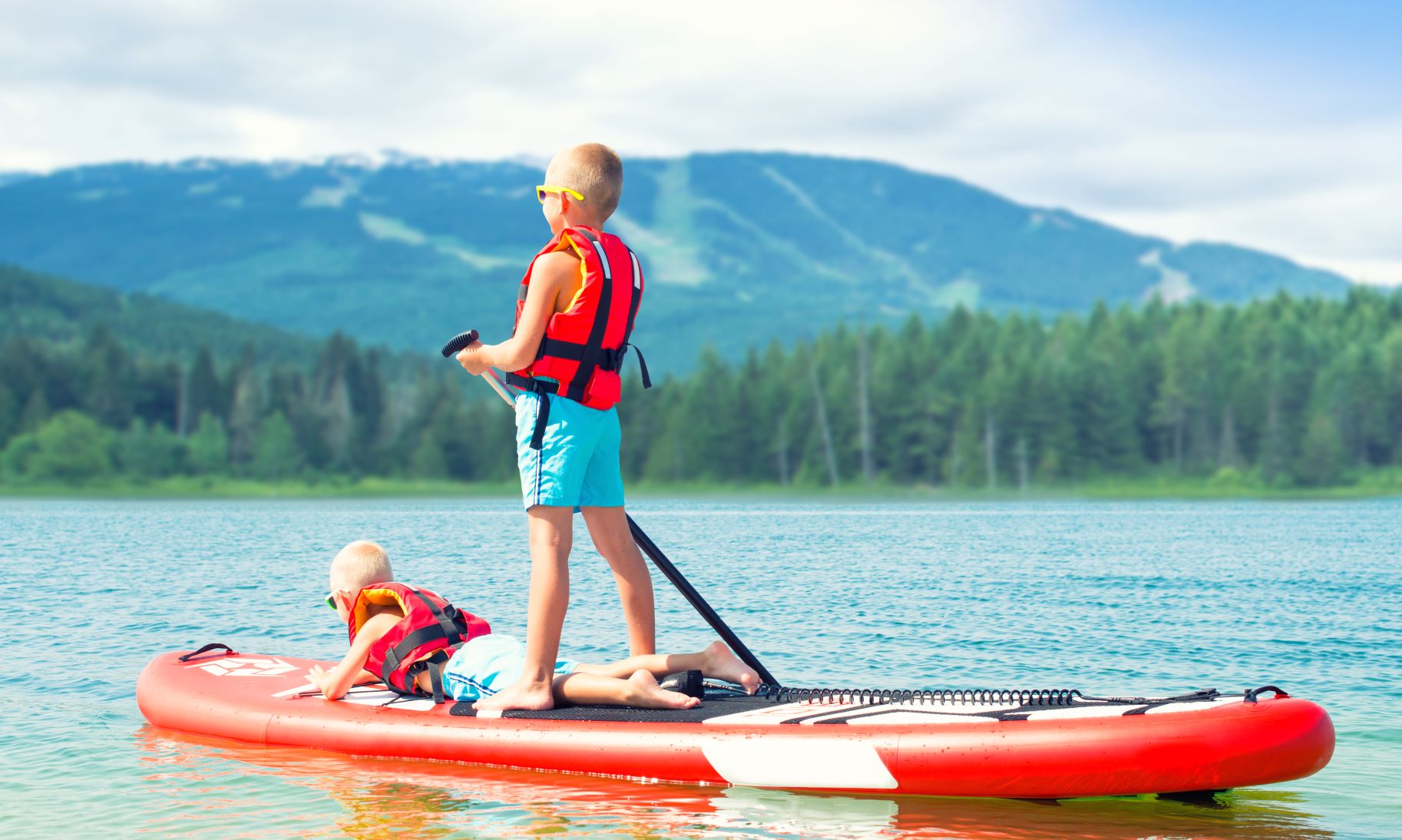 Stand Up paddling with kids