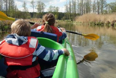 Canoeing with kids packing list – 10 things you MUST take